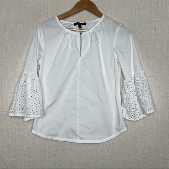 Banana Republic White Eyelet Bell Sleeve Blouse size XS - Picture 3 of 8